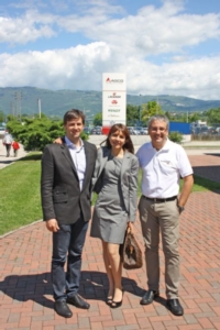 da-sx-a-dx-lassessore-dalla-valle-il-sindaco-silvia-covolo-e-francesco-quaranta