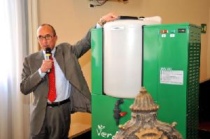 roberto-gazzaniga-presenta-tecnologia-verdenora-500-apr2010.jpg