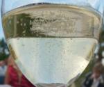 bicchiere-vino-bianco-bollicine